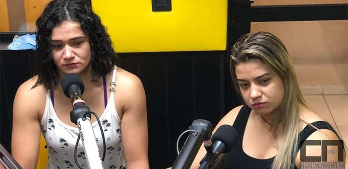 Ericka Almeida chora durante entrevista